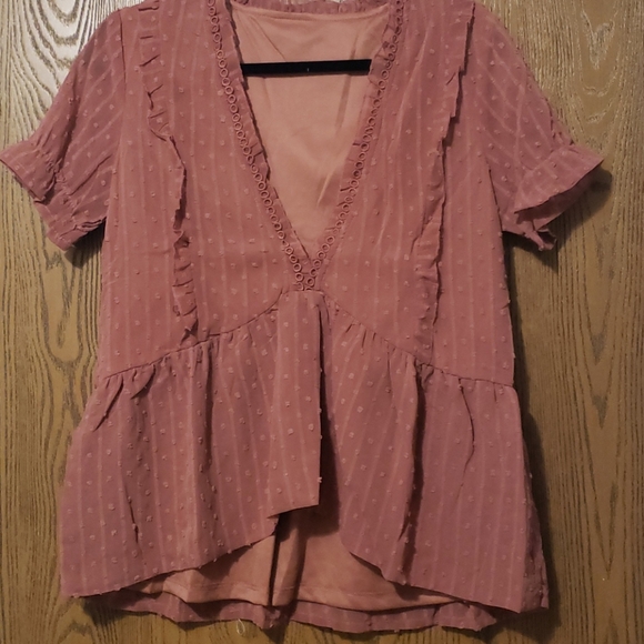 🔥🎉HP🎉😊New boutique Vneck swiss dot blouse - Picture 6 of 10